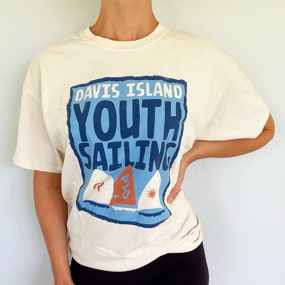 Davis Island Youth Sailing unisex beige cotton tee size large